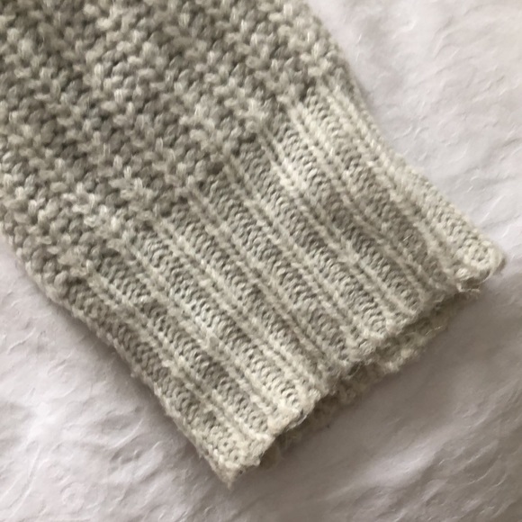 Express Open-Back Sweater - Picture 3 of 7